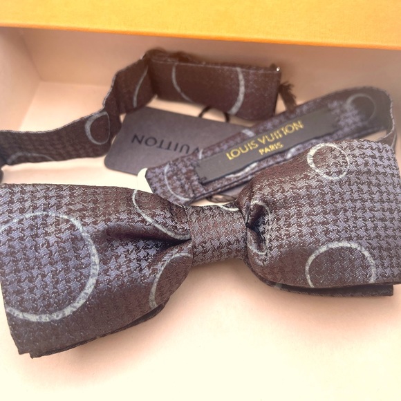 🔥ONE-OF-KIND🔥🆕💯RARE AUTH LOUIS VUITTON MARRONE BROWN HOUNDSTOOTH BOW TIE… - Picture 1 of 13